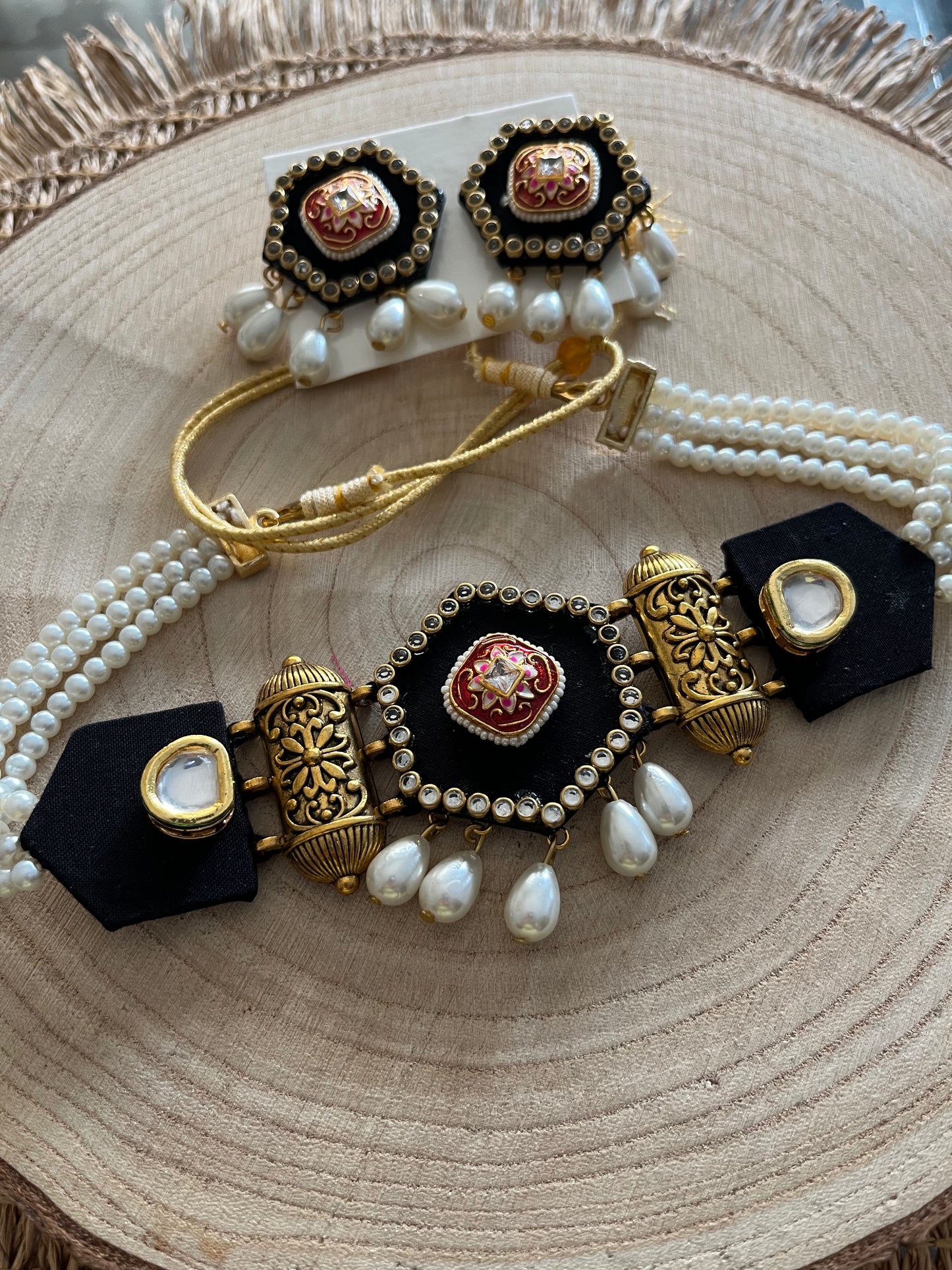Fabric choker set with geometric pieces - black