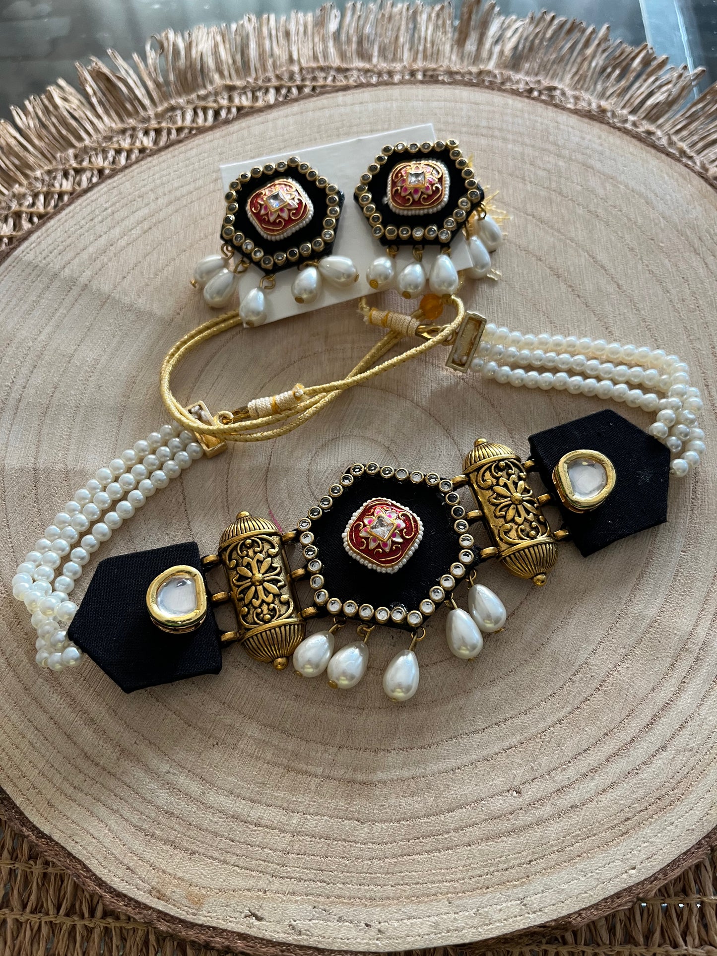 Fabric choker set with geometric pieces - black