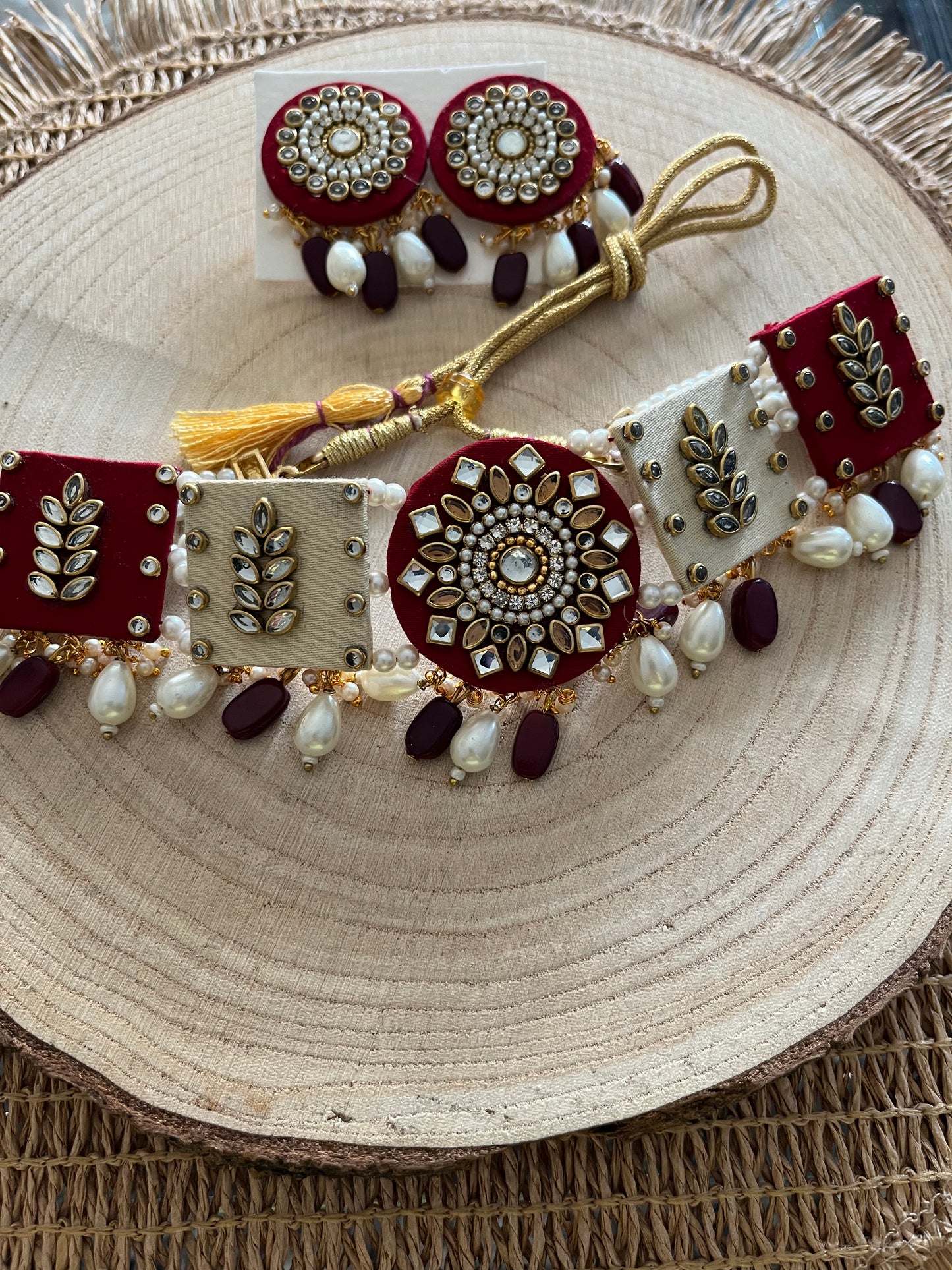 Fabric choker set with geometric pieces - red, white