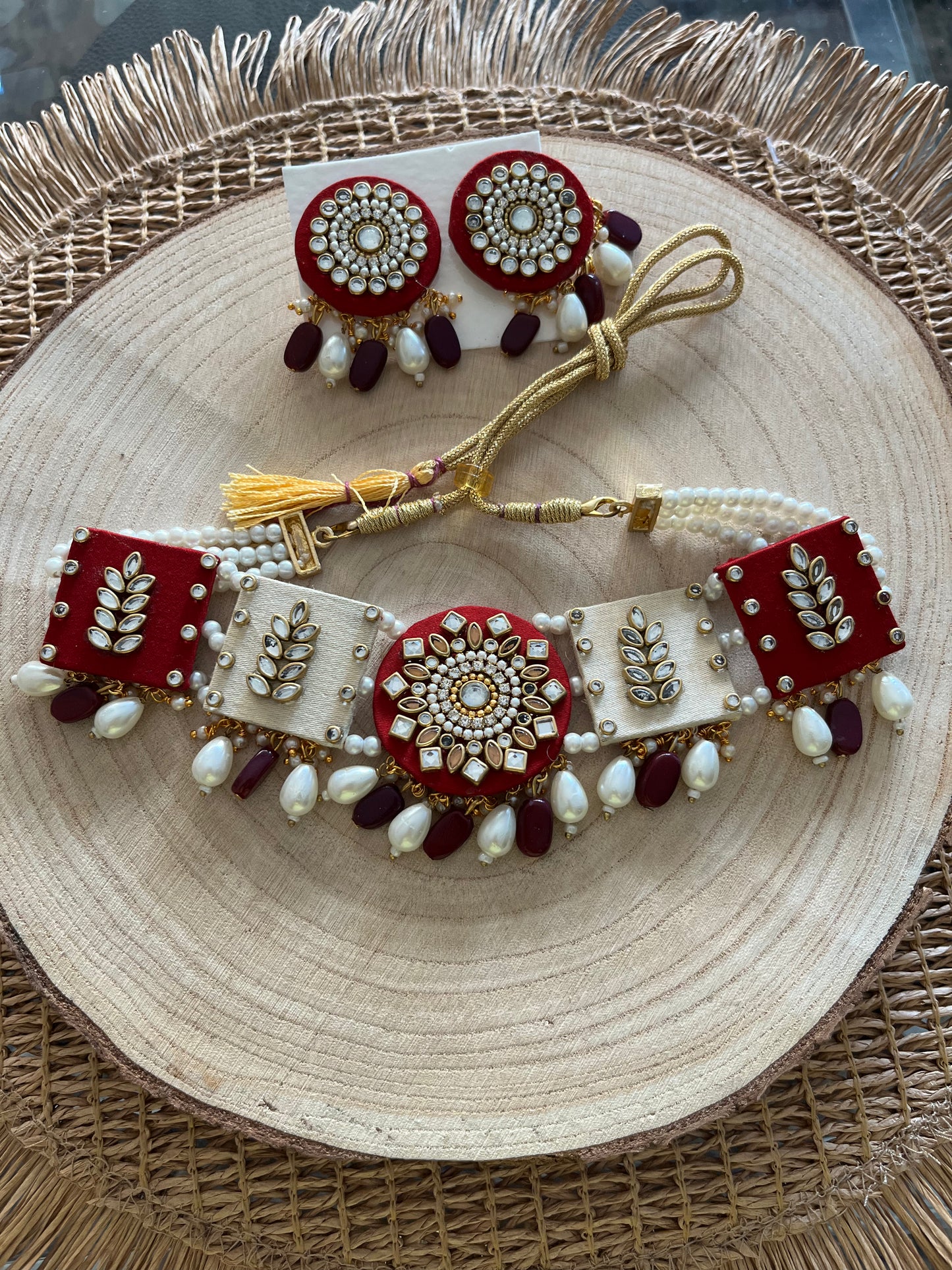 Fabric choker set with geometric pieces - red, white