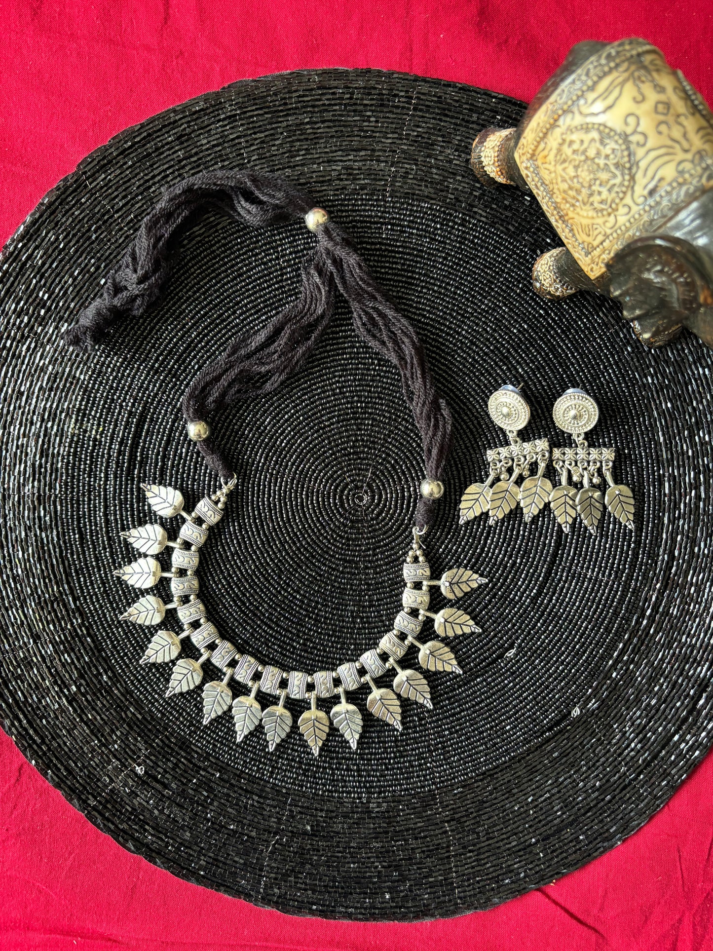 Series of leaves - choker style necklace with earrings