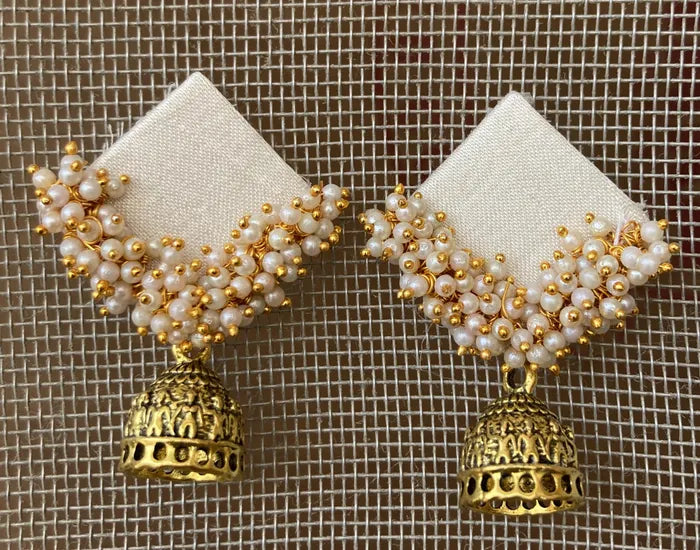 Ohrringe - White Ghunghroo Earrings