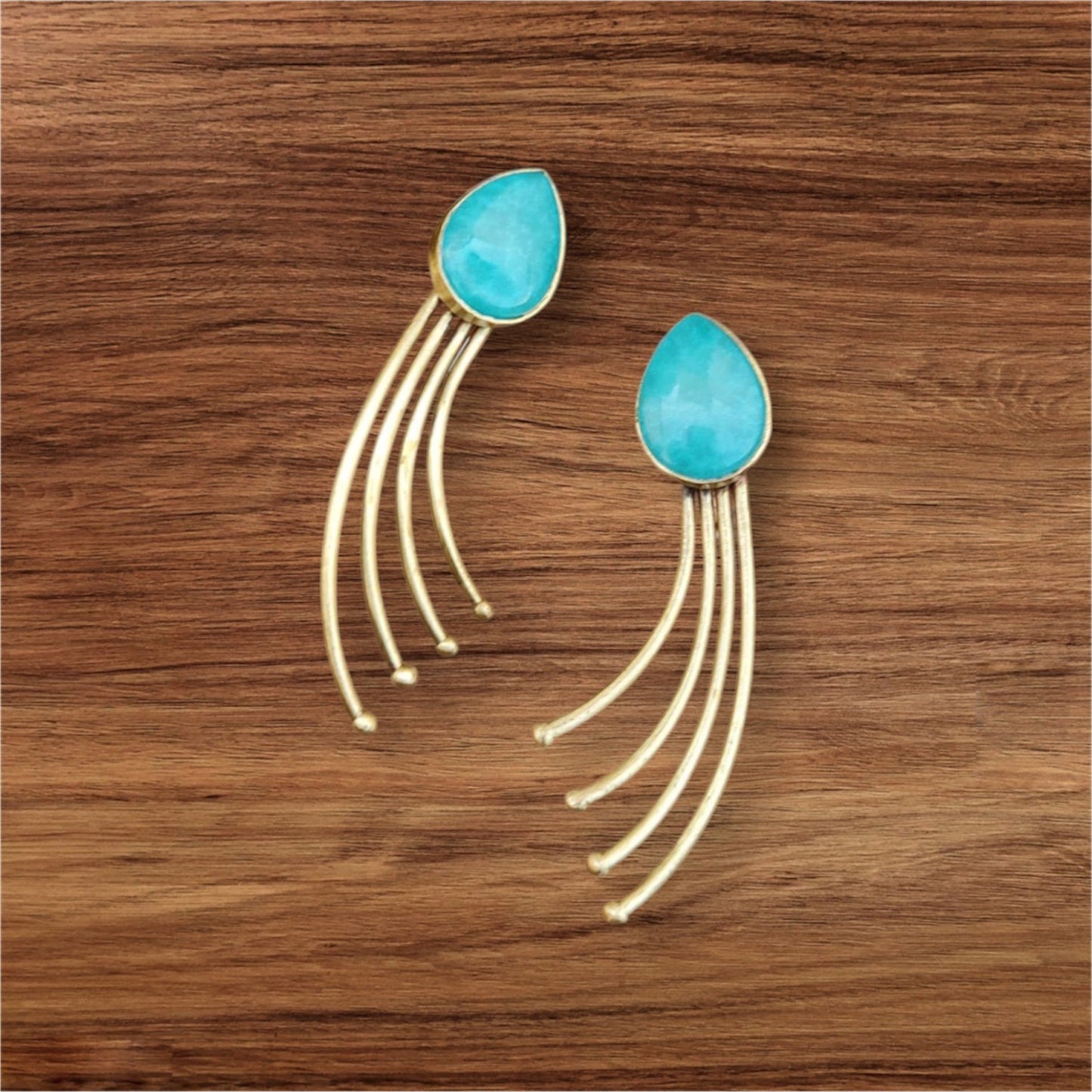 Ohrringe - Messing, vier goldene Strahlen, mit Turquoise Kunststein