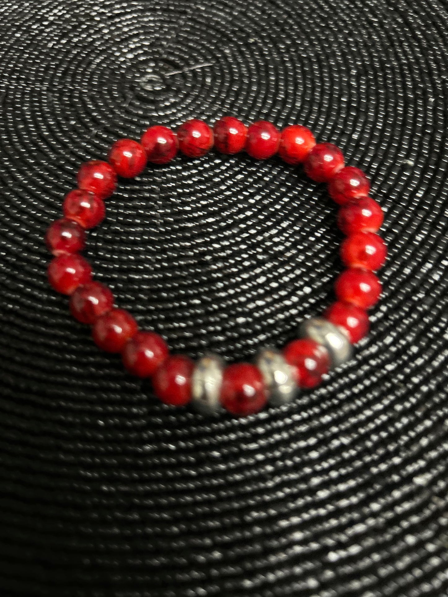 Elegant glass beads bracelet - red