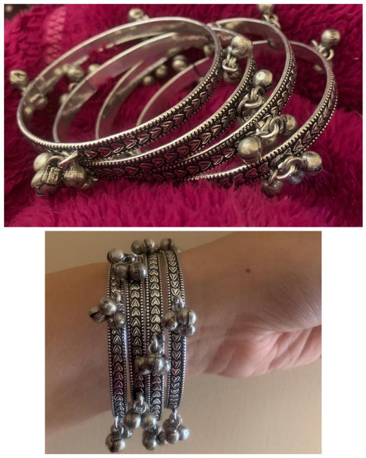 Oxidized bangles with heart design and ghunghroo (4 pieces in set)
