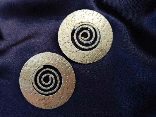 Round spiral sun brass earring