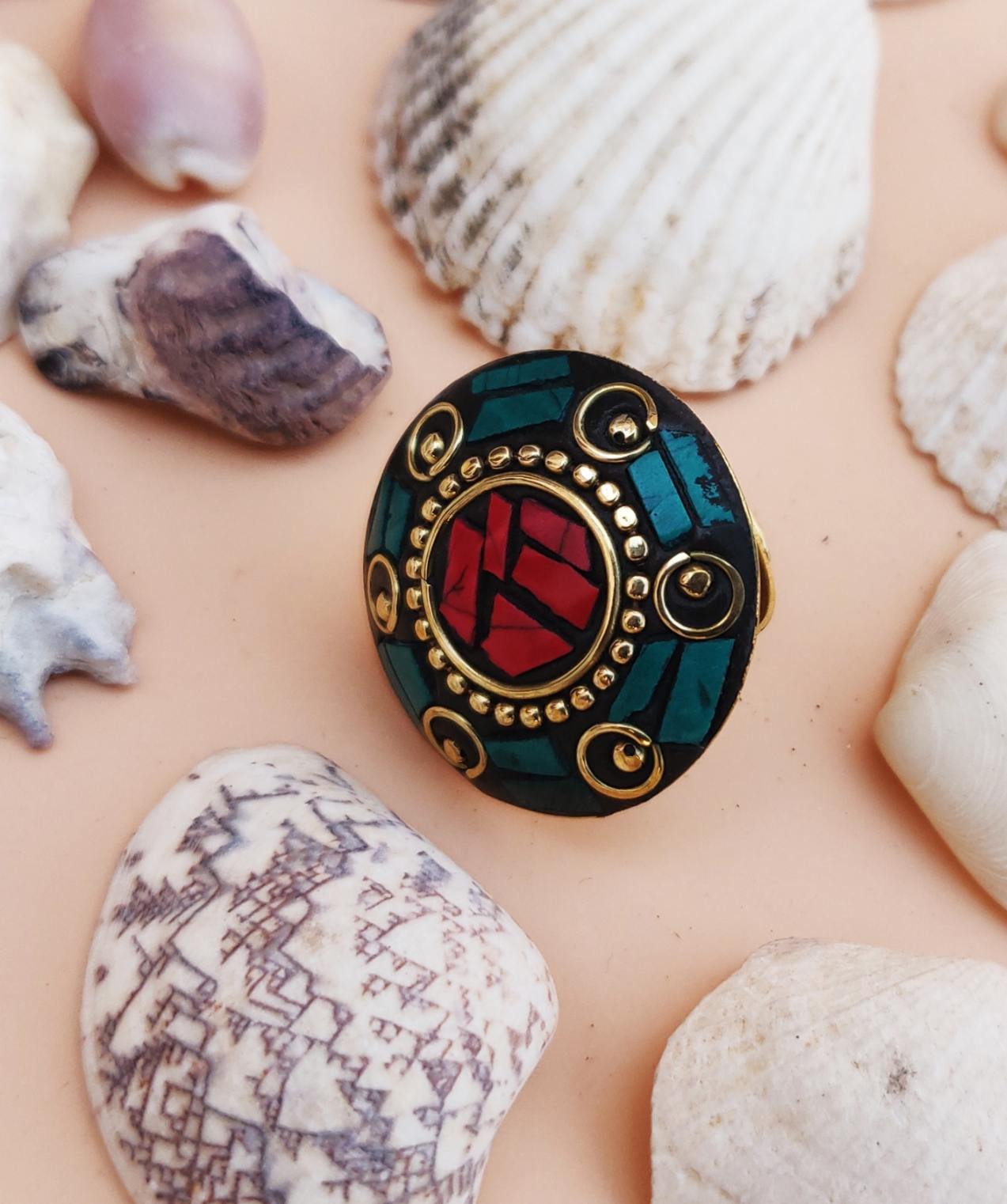 Tribal round ring in red and green