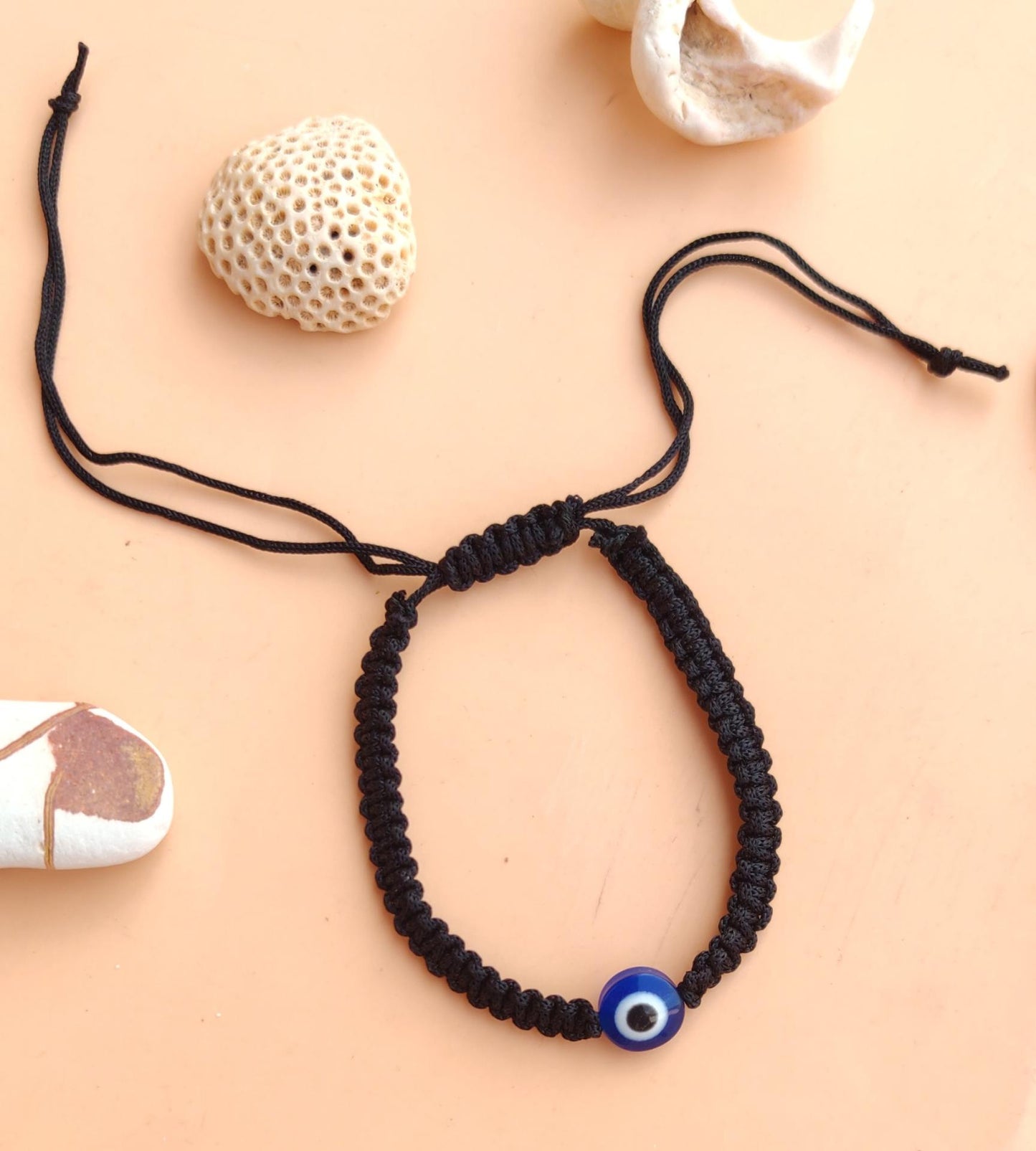 Armbänder - charmbracelet mit Blue Eye