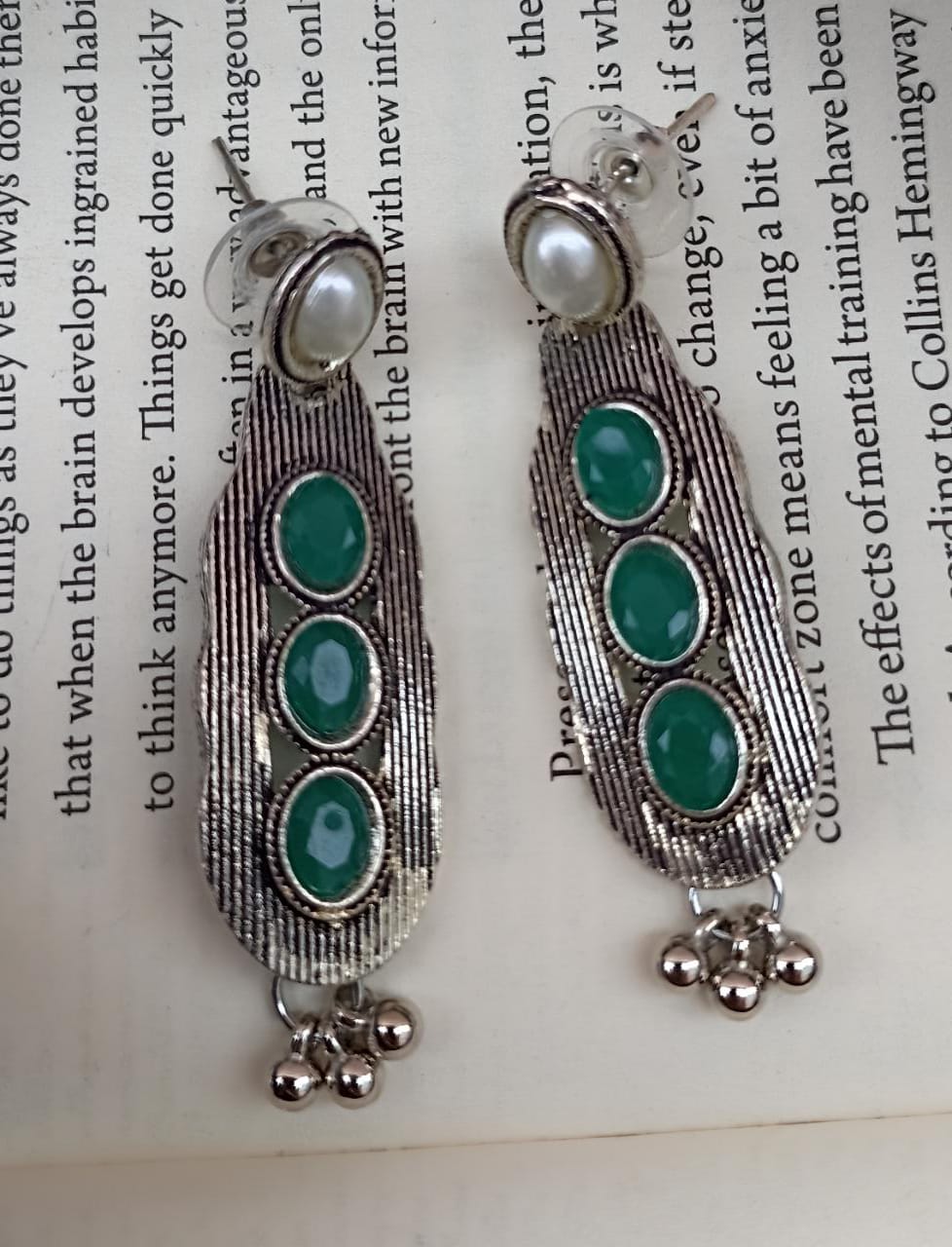 Oxidized earrings with traffic light design - green, white