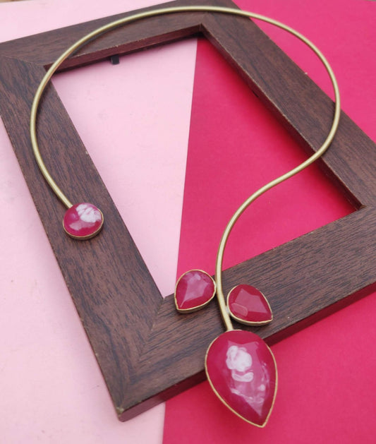 Halsketten aus Messing - Collier aus Messingdraht mit rosa Kunststeinen (Blatt-Design)