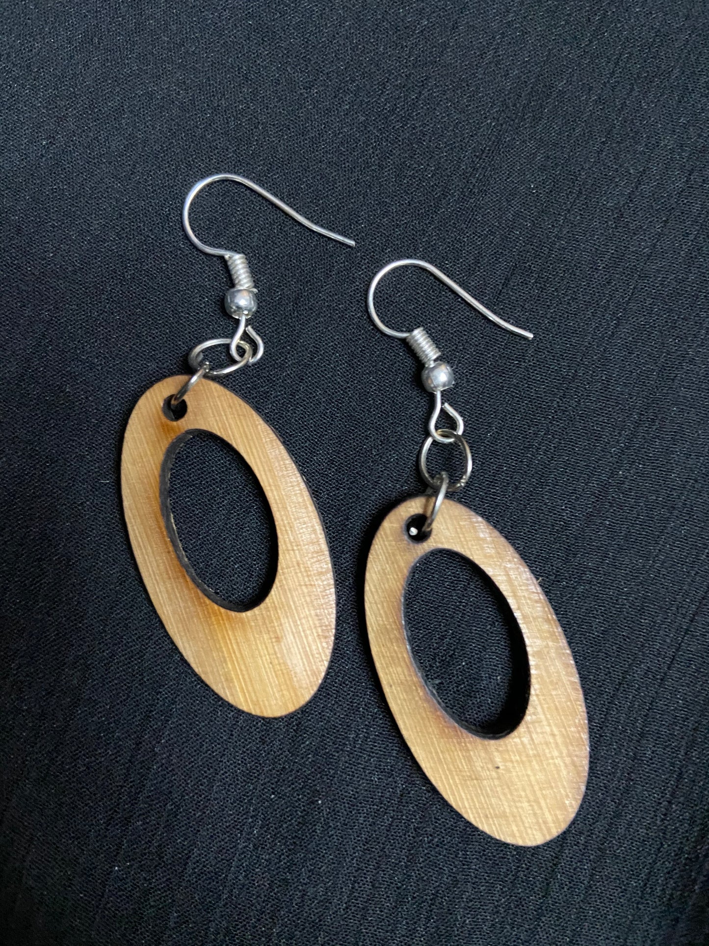 Bamboo dangler earrings in oval shape