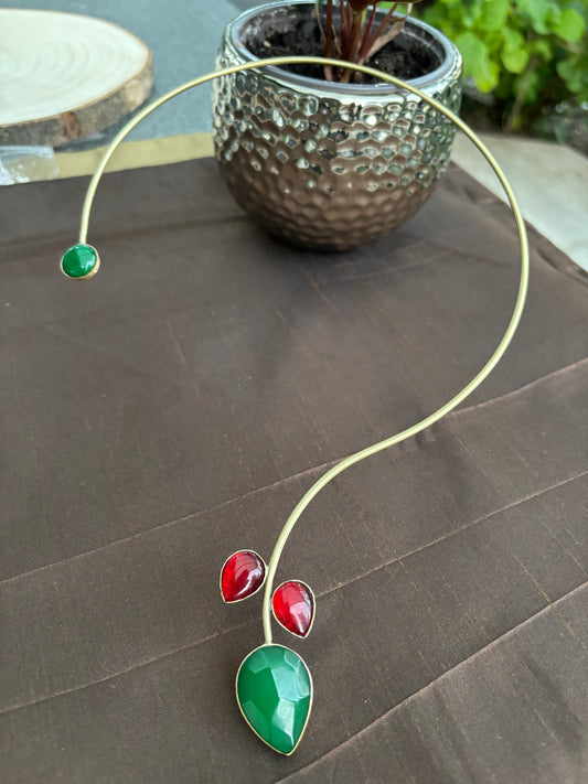 Brass wire Collier necklace - green and red leaves