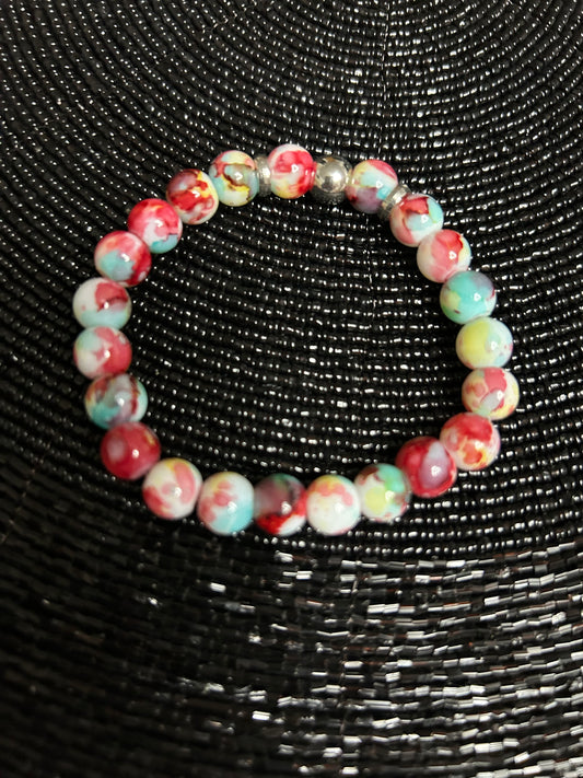 Elegant glass beads bracelet - red tone multicolour