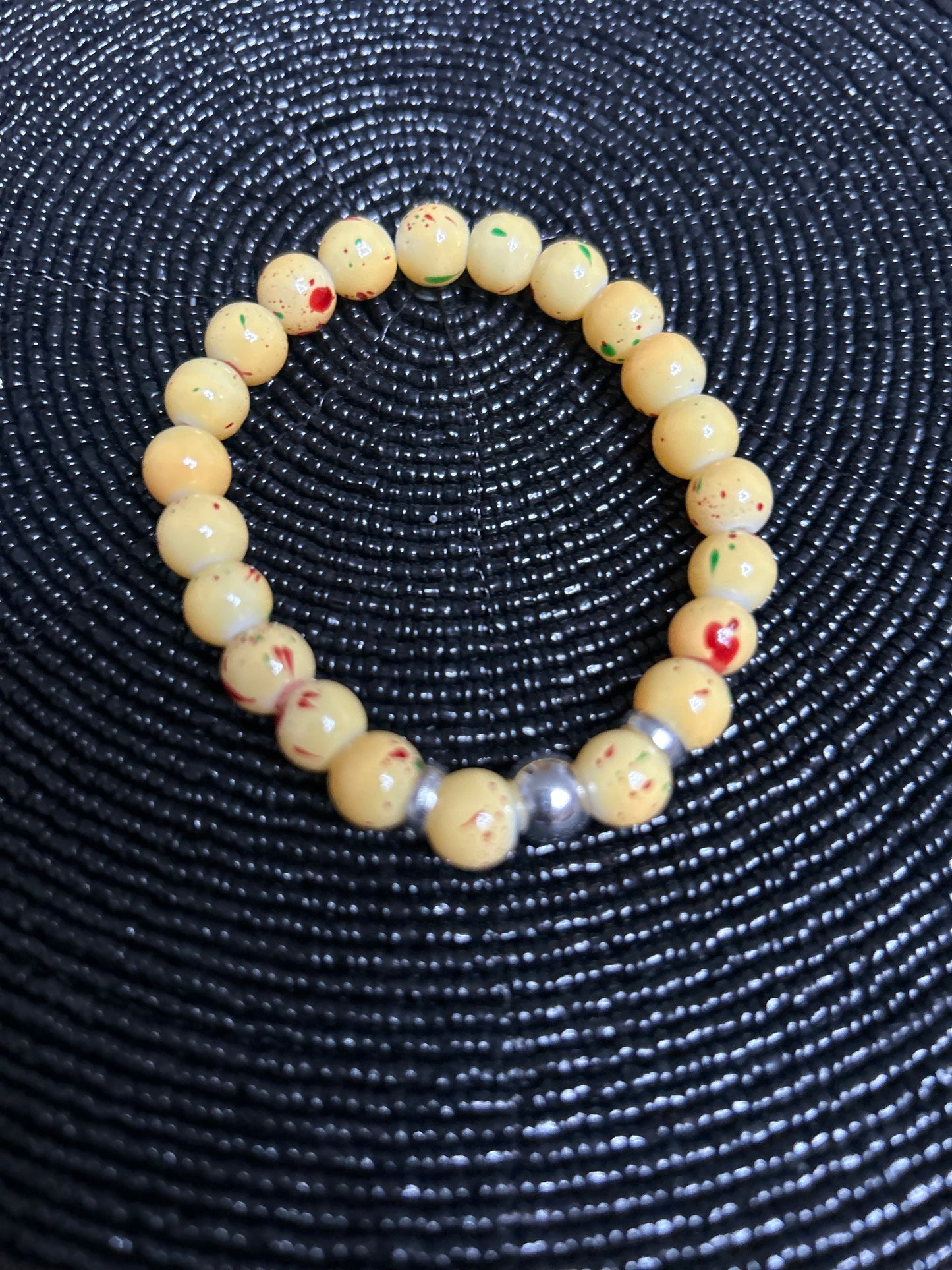 Elegant glass beads bracelet - yellow