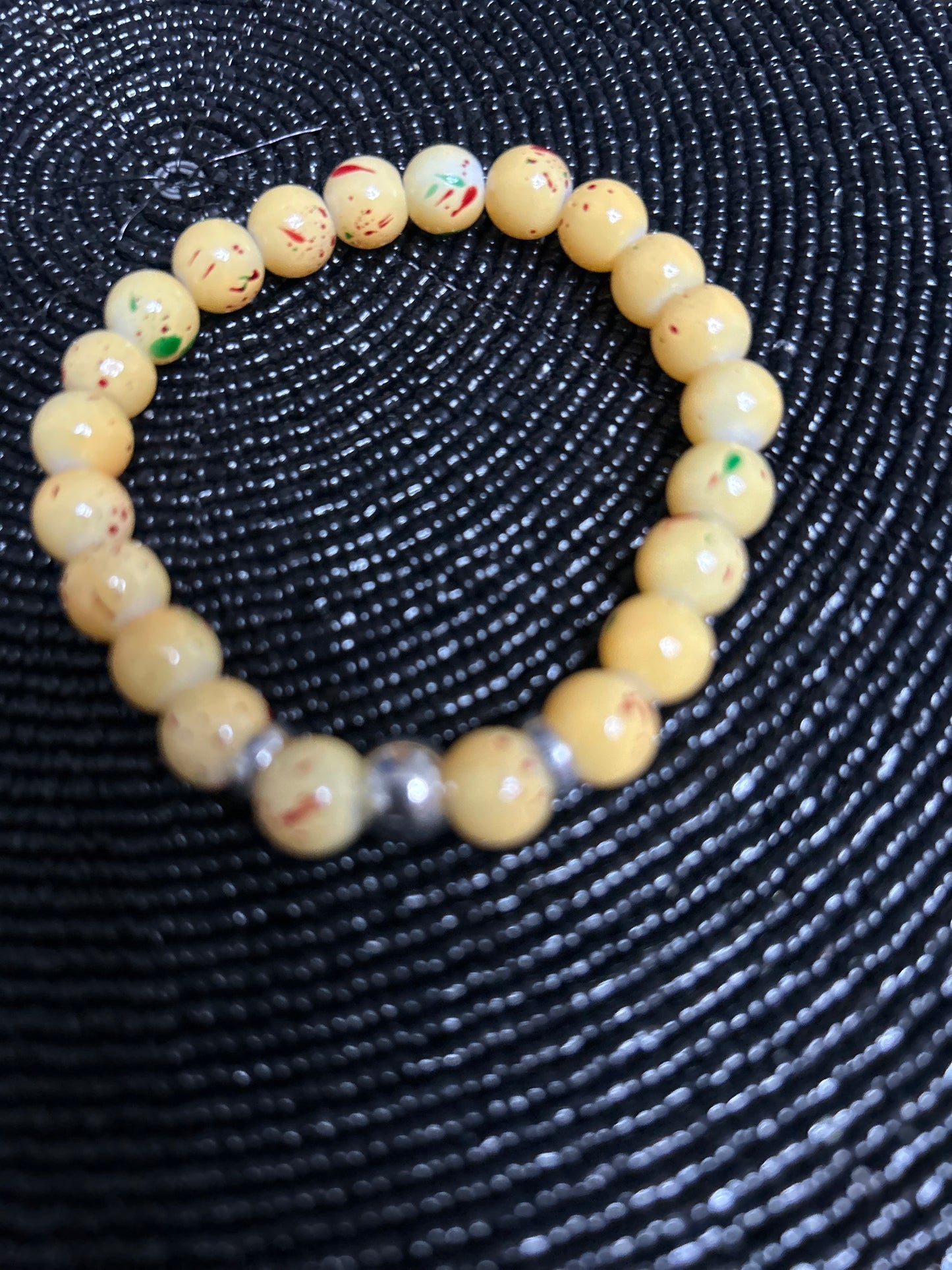 Elegant glass beads bracelet - yellow