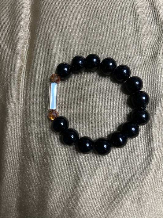 Elegant glass beads bracelet - black