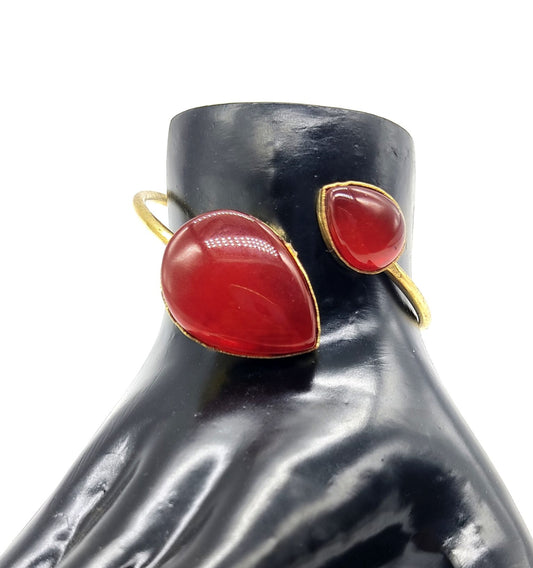 Messing-Armbänder - Armband mit zwei roten Kunststeinen, verstellbar