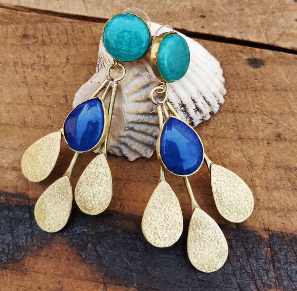 Ohrringe - Messing, Goldene, Turquoise und Blau Kunststeine und Blütenblätter