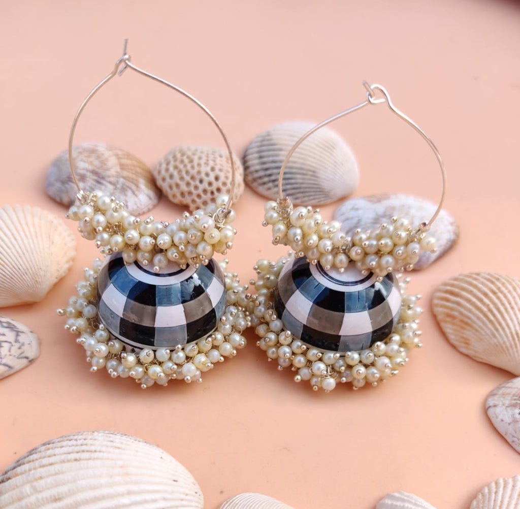 Ohringe - Enamelled Jhumki Schwarz Chequered
