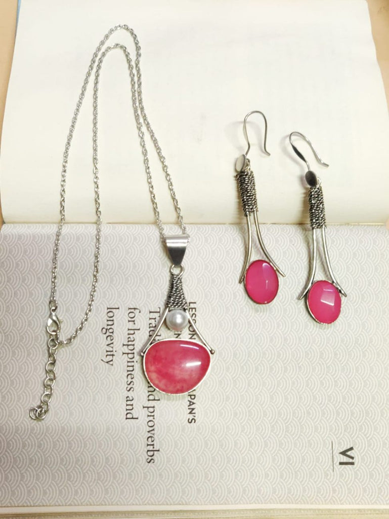 Ketten - Messing, rosa Kunststein und Kunstperle (mit Ohrringe)