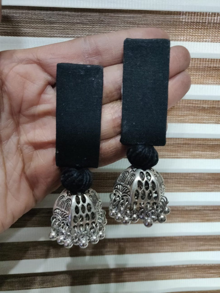 Ohrringe - Stoff in Schwarz Farbe