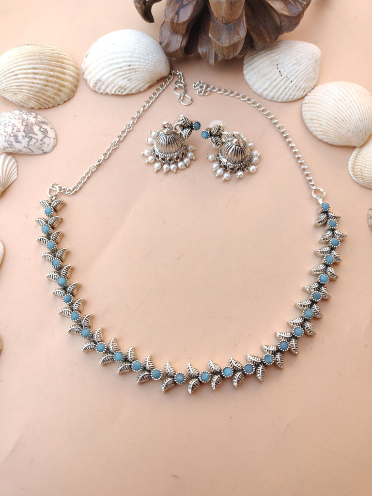 Ketten - Choker style mit Ohrringe - Pastel Blau