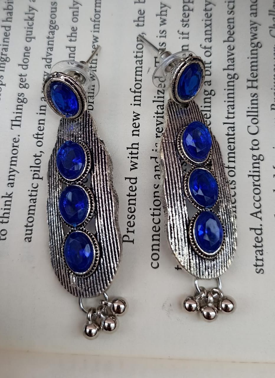 Oxidized earrings with traffic light design - blue