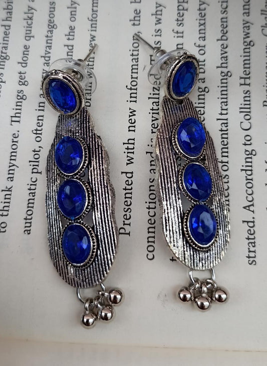 Oxidized earrings with traffic light design - blue
