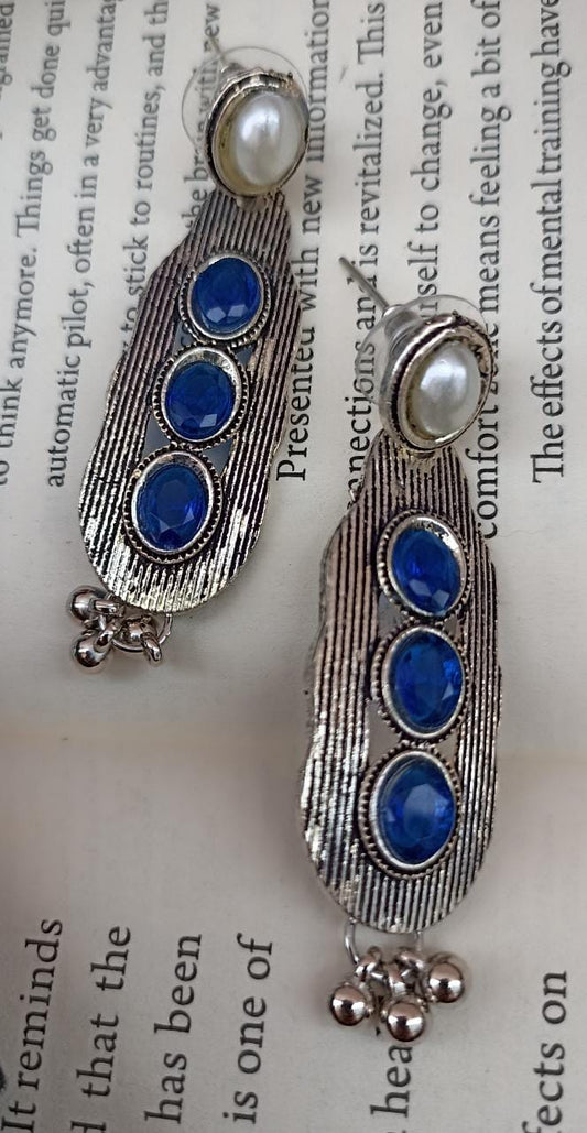 Oxidized earrings with traffic light design - blue, white