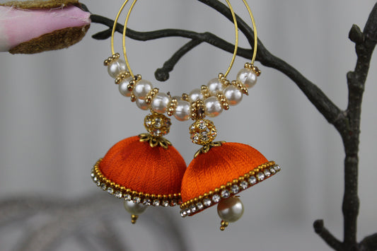 Leichte Seidenfaden-Ohrringe mit Öse - orangefarben